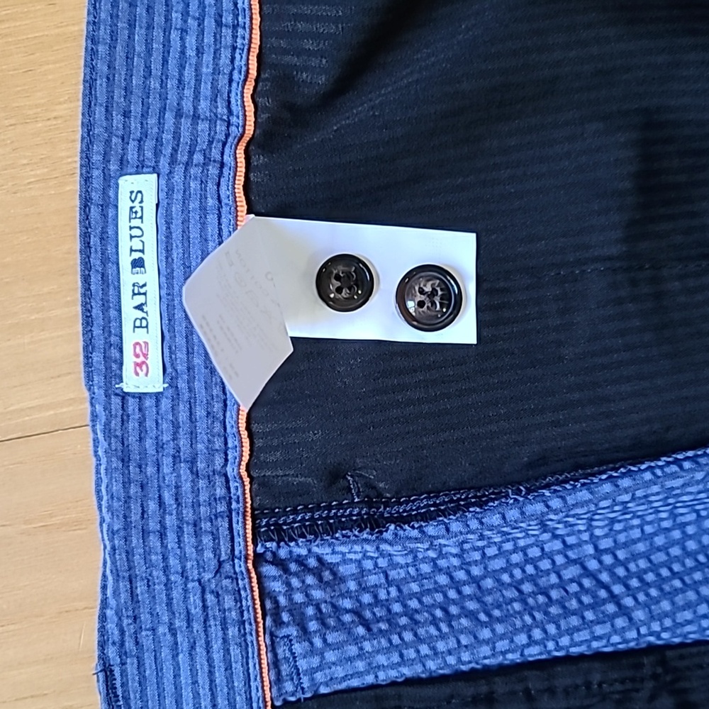 Men's Blue Seersucker Shorts, 32 Bar Blues, Size 40. - Picture 4 of 5